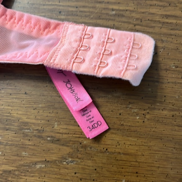 Betsy Johnson pink lace underwire bra size 34DD - Picture 2 of 4